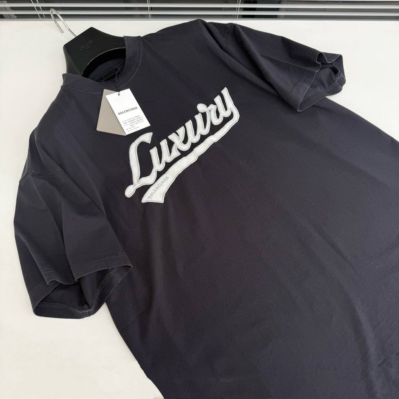 Oversized cutting Balenciga tee